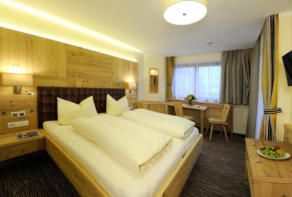 Hotel Huber Hochland Maurach  Ngoại thất bức ảnh